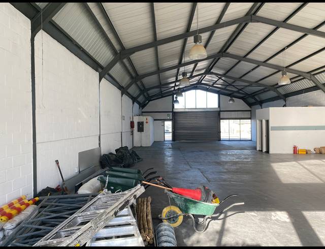 349M² RETAIL TO LET IN TOKAI